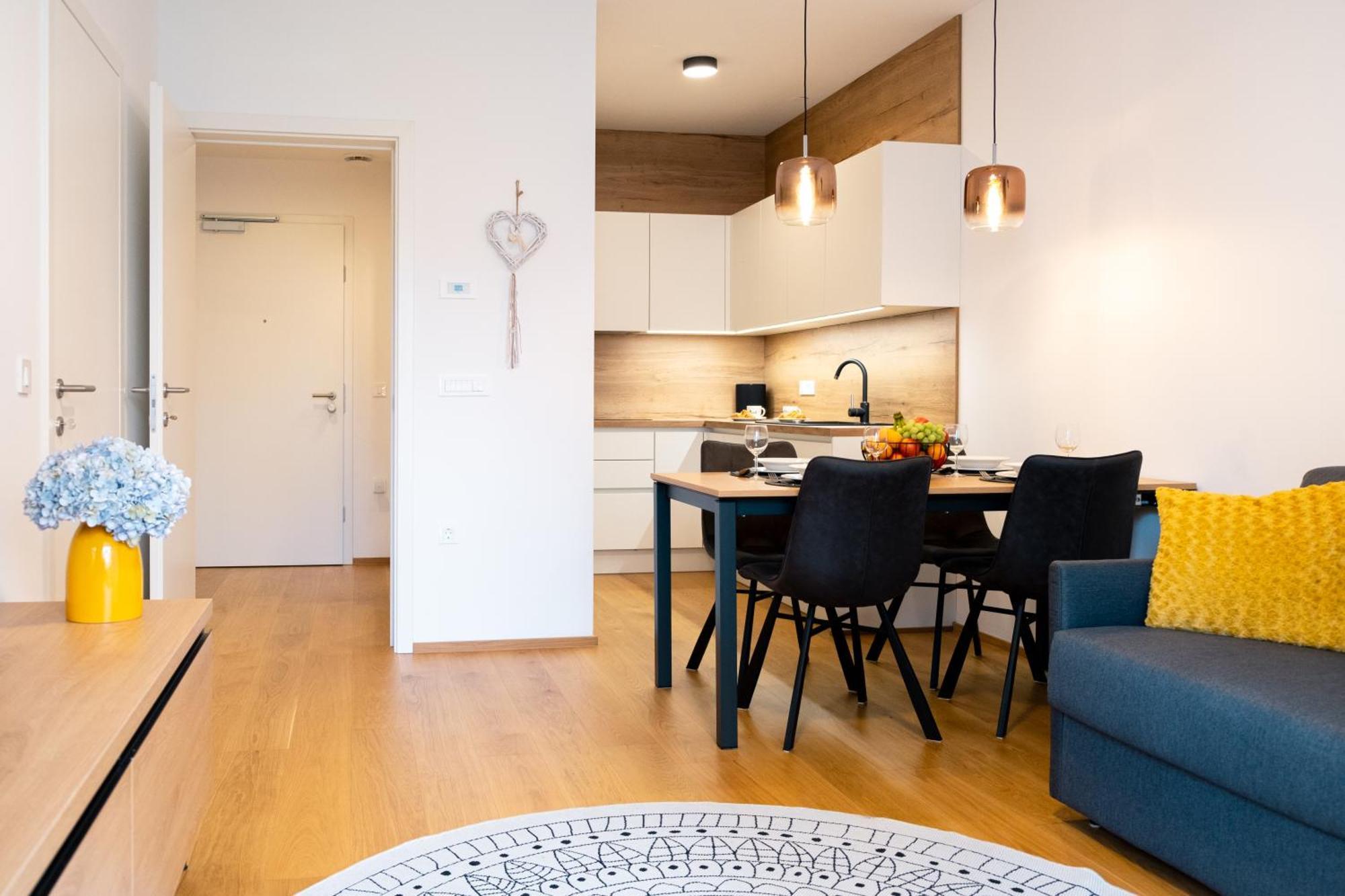 Masarykova Residence - Modern 1-Bedroom In City Center & Free Parking Любляна Екстер'єр фото