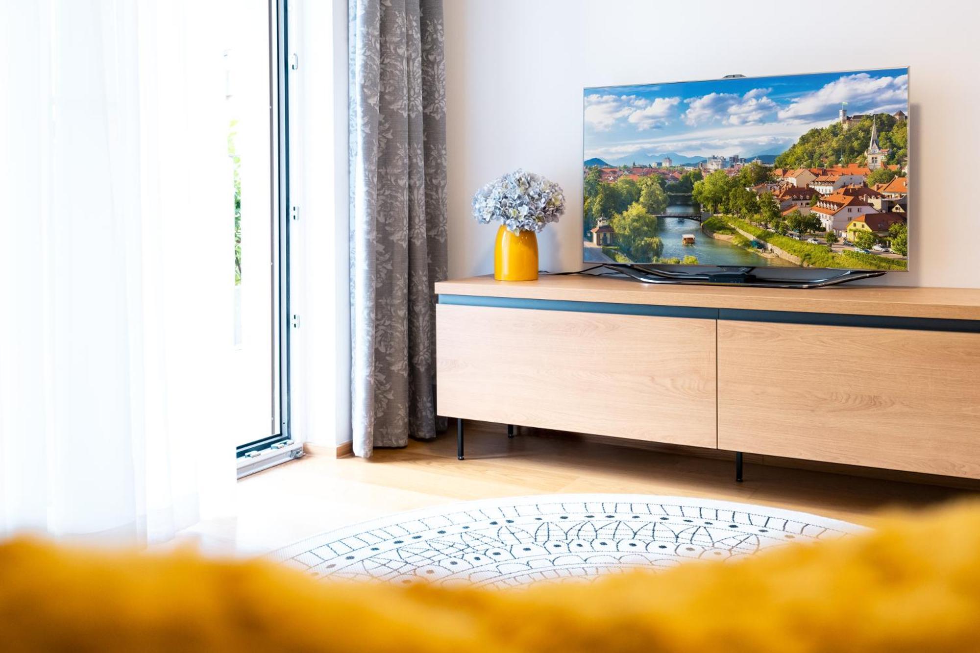 Masarykova Residence - Modern 1-Bedroom In City Center & Free Parking Любляна Екстер'єр фото