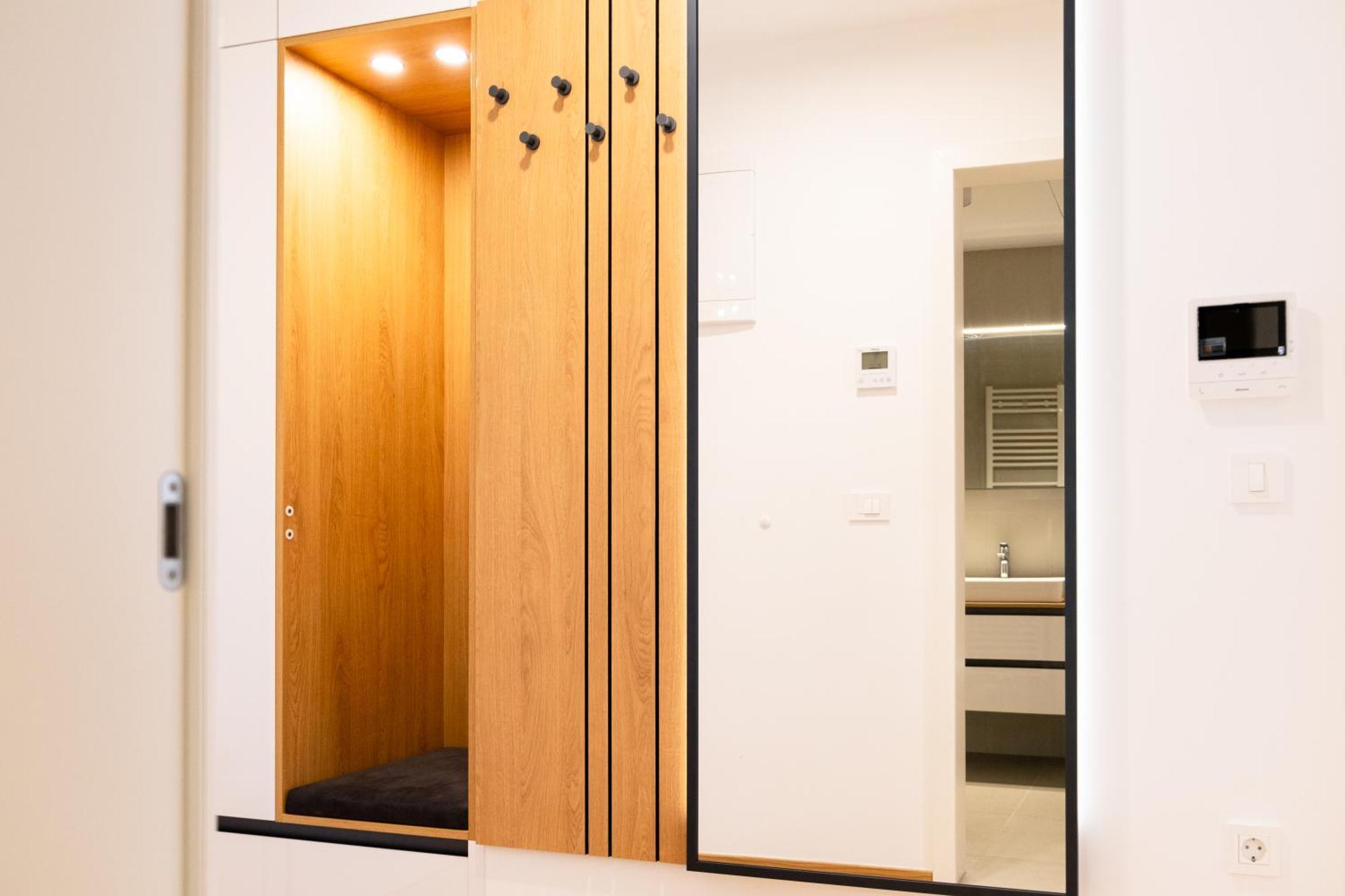 Masarykova Residence - Modern 1-Bedroom In City Center & Free Parking Любляна Екстер'єр фото