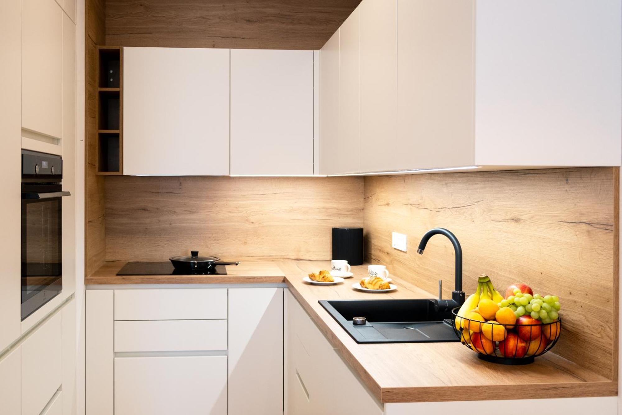 Masarykova Residence - Modern 1-Bedroom In City Center & Free Parking Любляна Екстер'єр фото